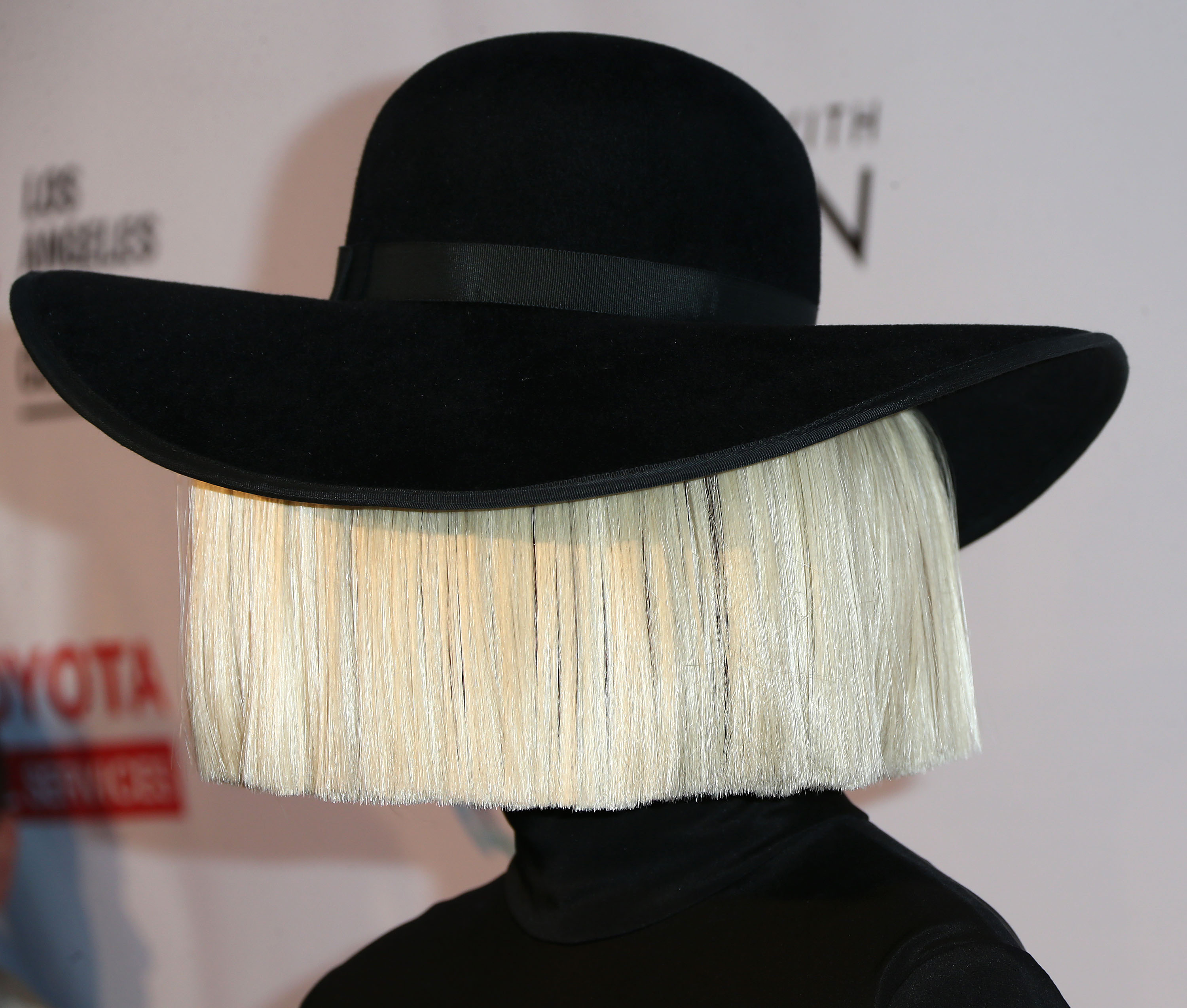 Sia Shows Off Her KILLER Voice In Carpool Karaoke