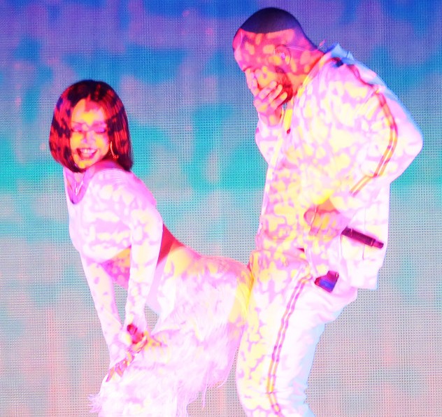 Rihanna and Drake – Consideration & WORK @ BRIT’s